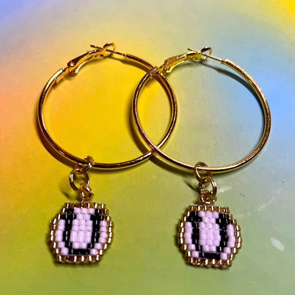 BEADED INITIAL HOOP EARRINGS- "U" - Picture 2 of 3